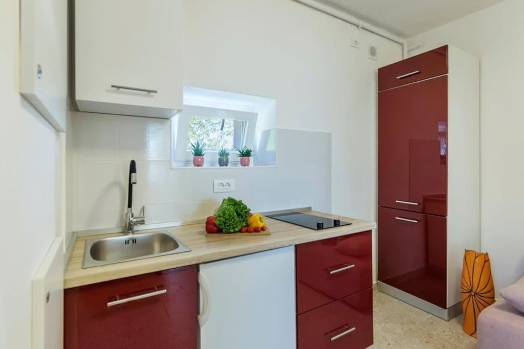 Holiday home Kuca Lilla *
